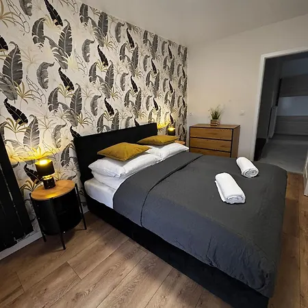 Apartment 6 Osobowy Z Jedna Sypialnia I Parkingiem Cicha 12 *
